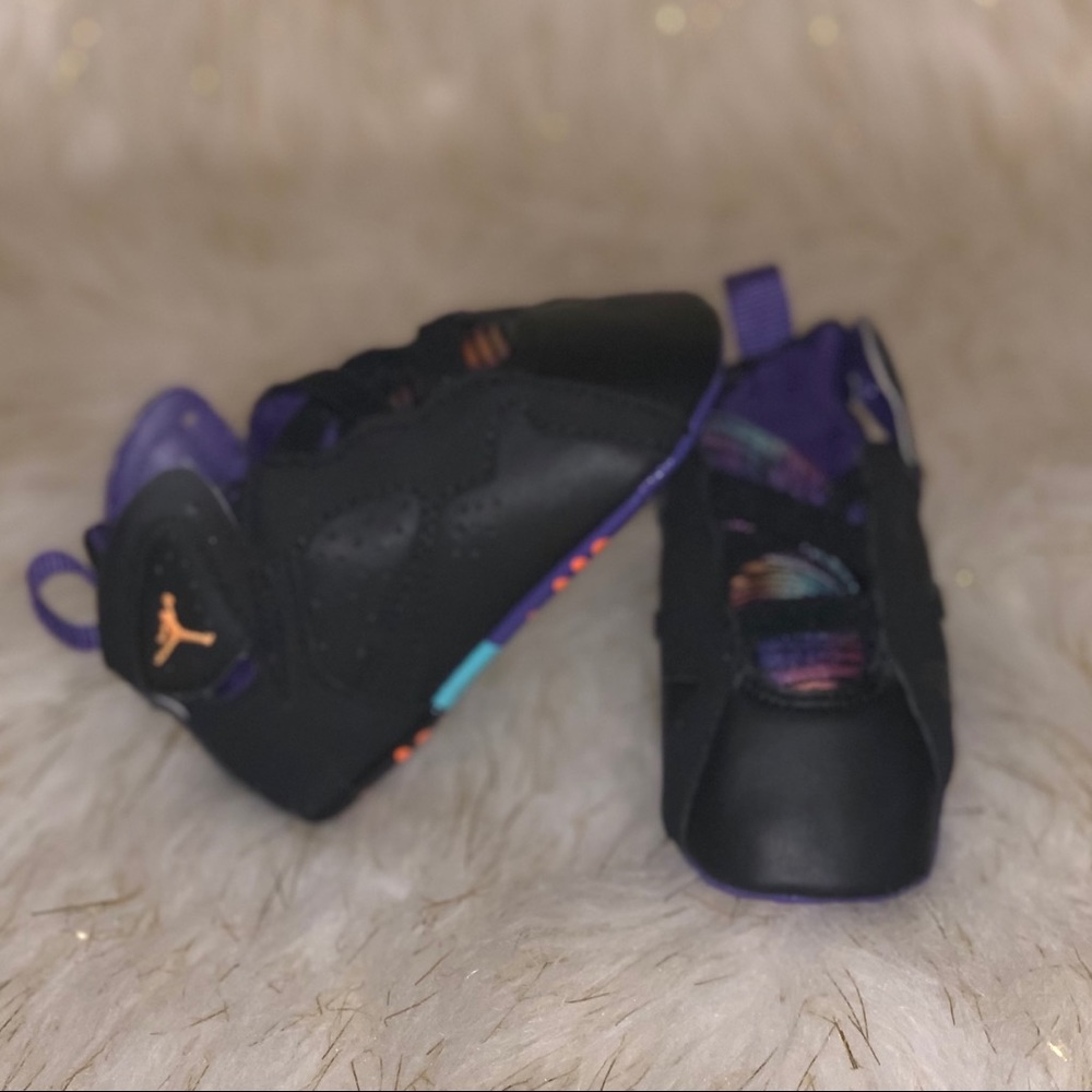 LOLA BUNNY 7s
